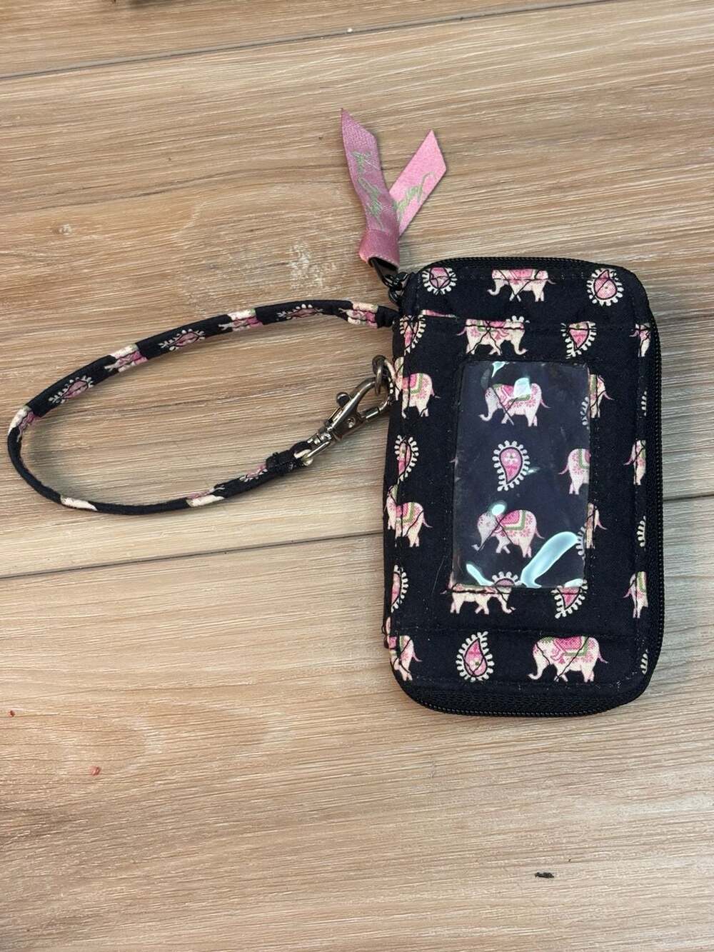 Discontinued Vera Bradley Pink Elephants Quilted Cotton Zip ID Case Wallet Wrist - Picture 1 of 6